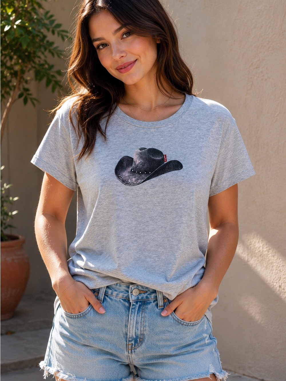 🌙✨🆕🏷️Levi's Light Gray Tee with Black Cowboy Hat Graphic